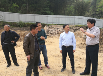 集團(tuán)公司工會(huì)主席陳亞平赴金寨縣水坪村村民文化中心項(xiàng)目調(diào)研慰問(wèn)